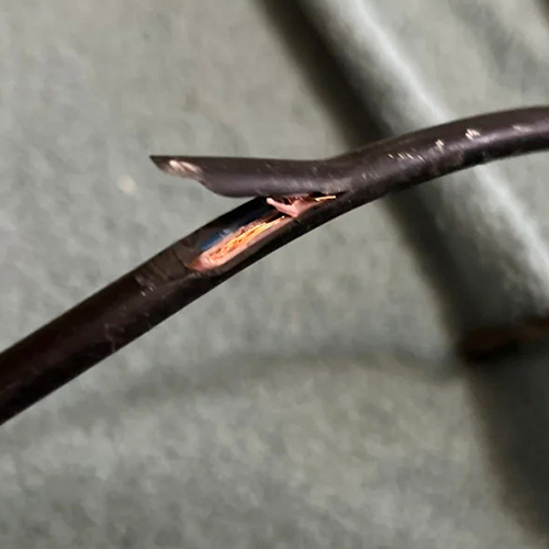 A wire with a cut in it